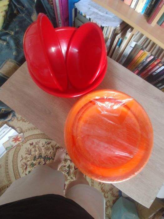 2 набора пластмассовых чашей