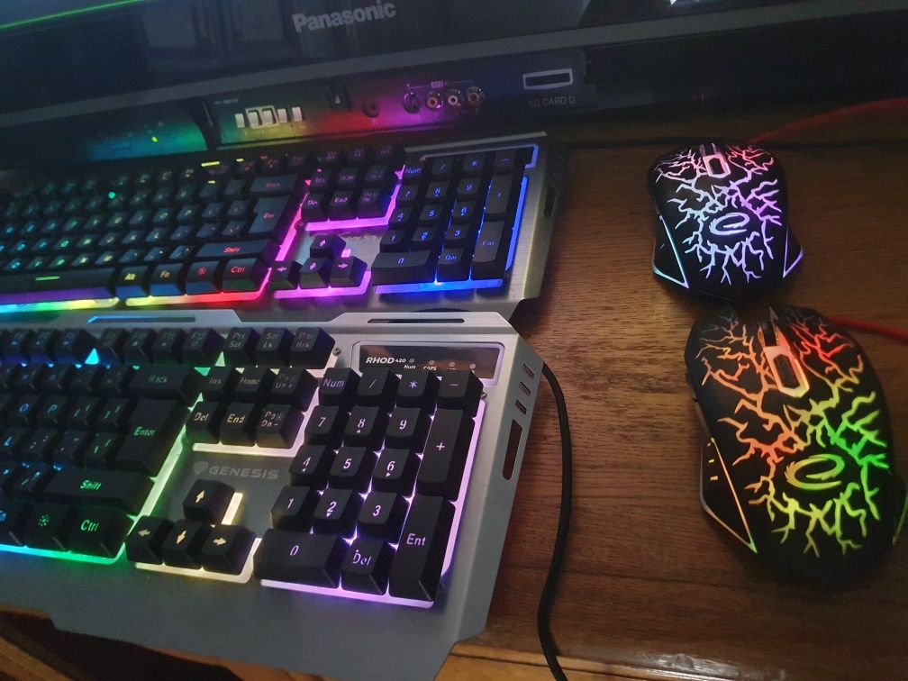 Tastatura Gaming Rbg inox + Mouse metalic