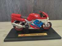 Метален мотор YAMAHA FZR600R !!!