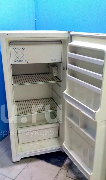 Холодильник Бирюса в рабочем состоянии