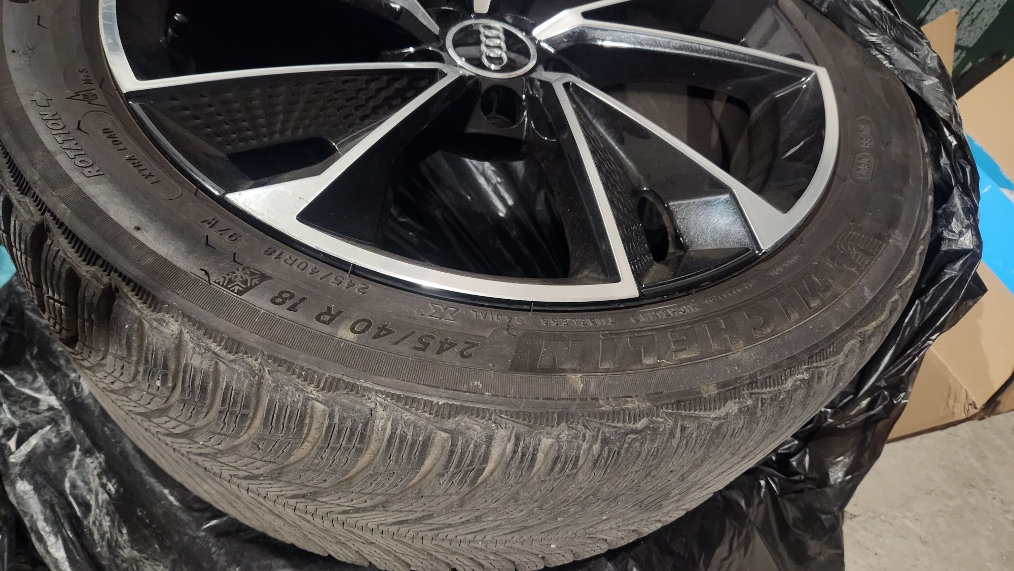 Комплект Джанти за Ауди с runflat гуми Michelin зимни 245/40/18*