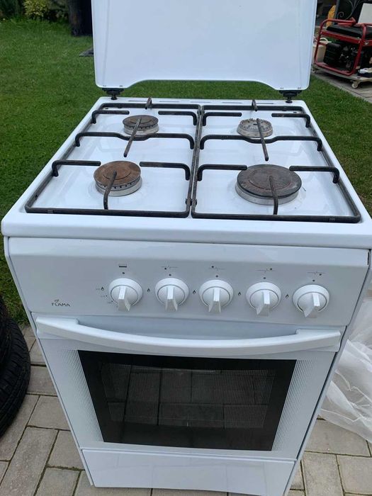 Продам Газплиту Flama в отличном состоянии