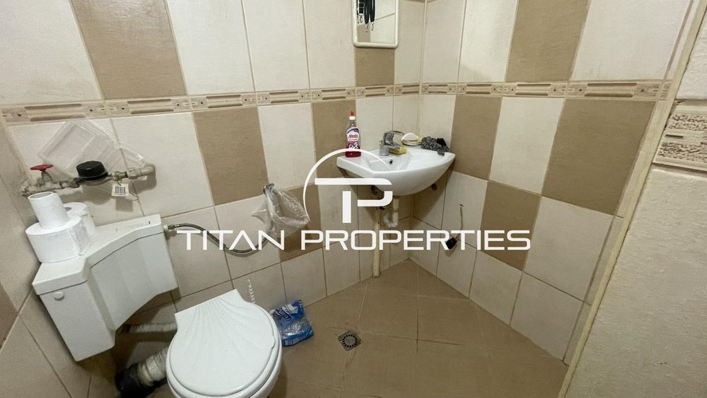 Тристаен апартамент в ж.к Възраждане