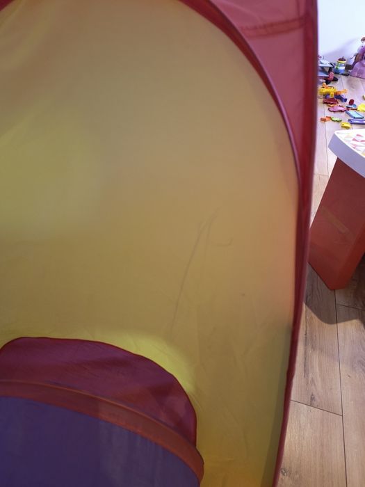 Cort cu piscina cu bile  și tunel copii