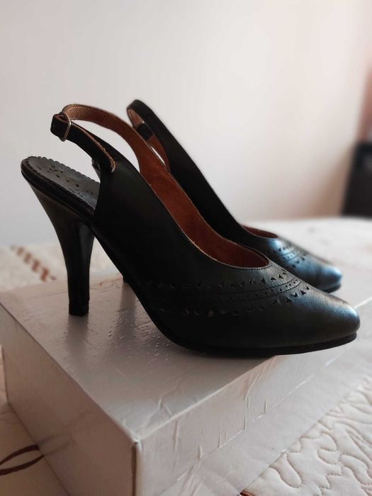 Haina de blana mouton dore si pantofi de piele