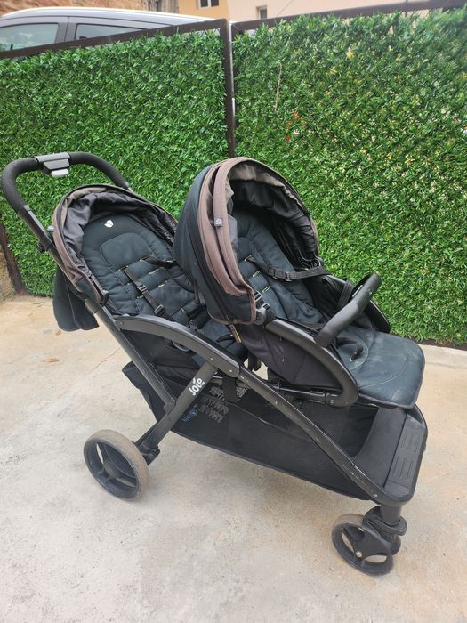 Количка за близнаци