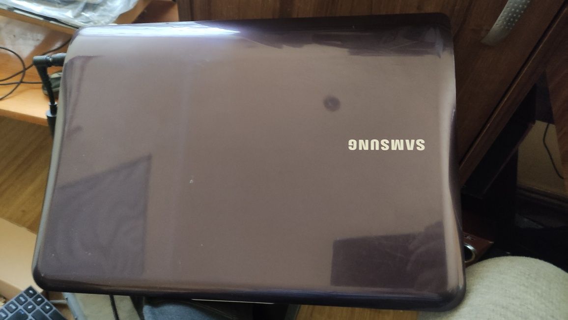 Dezmembrez Laptop Samsung SF311 NP-SF311 - placa buna carcasa ok