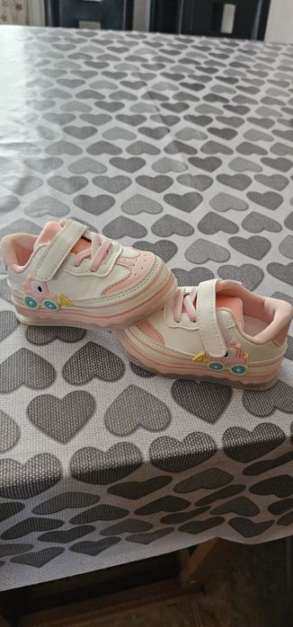 Încălțăminte bebelusi