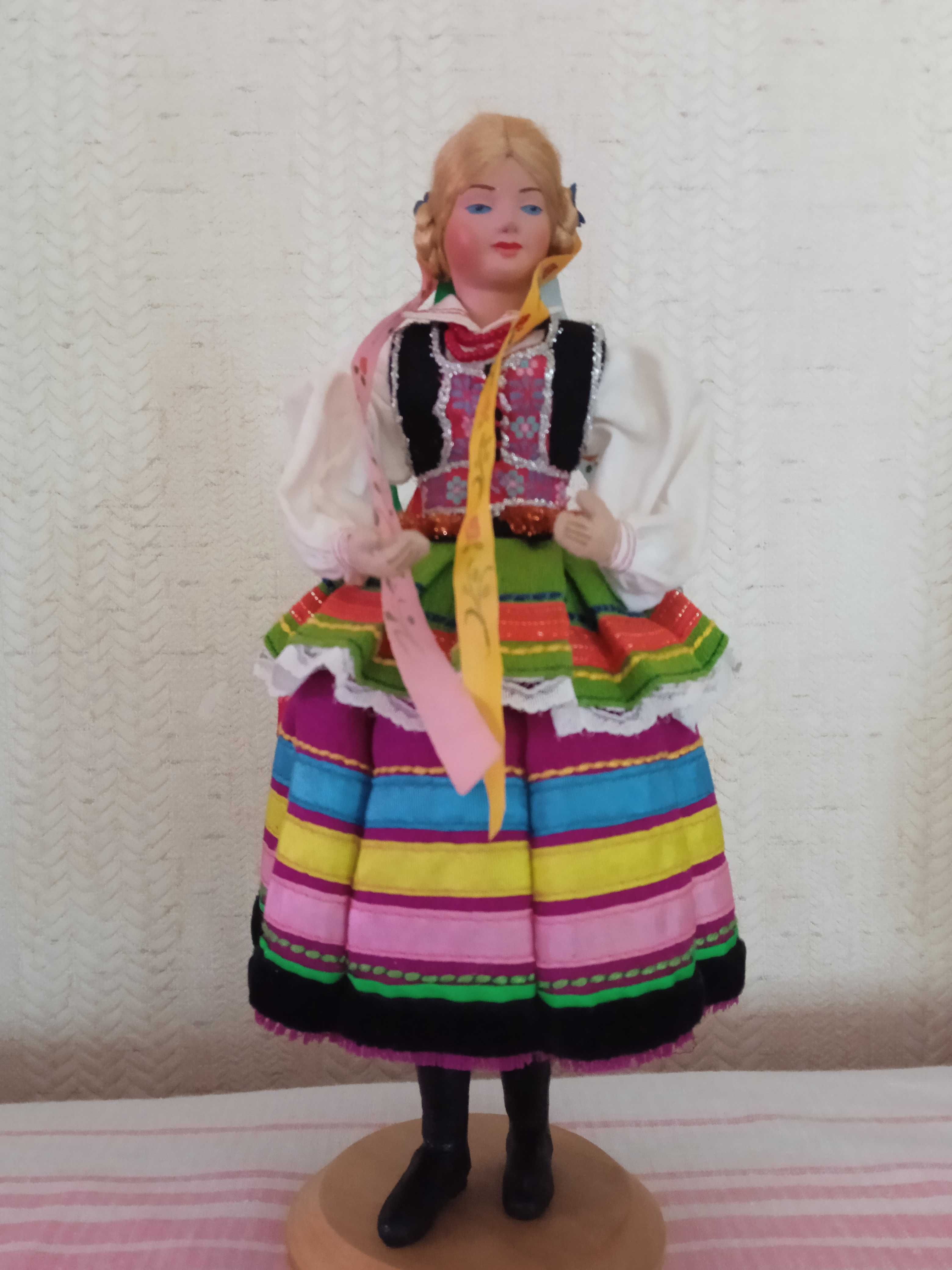 Кукла в народна носия, 24 см