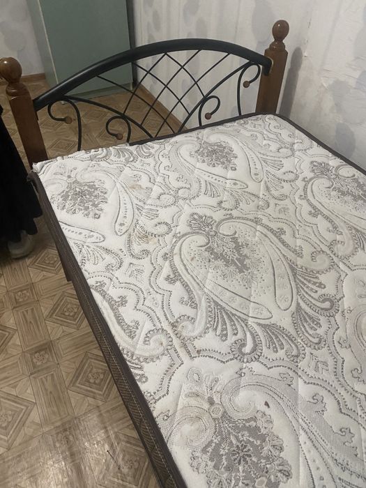 Кровать железный 2х90
