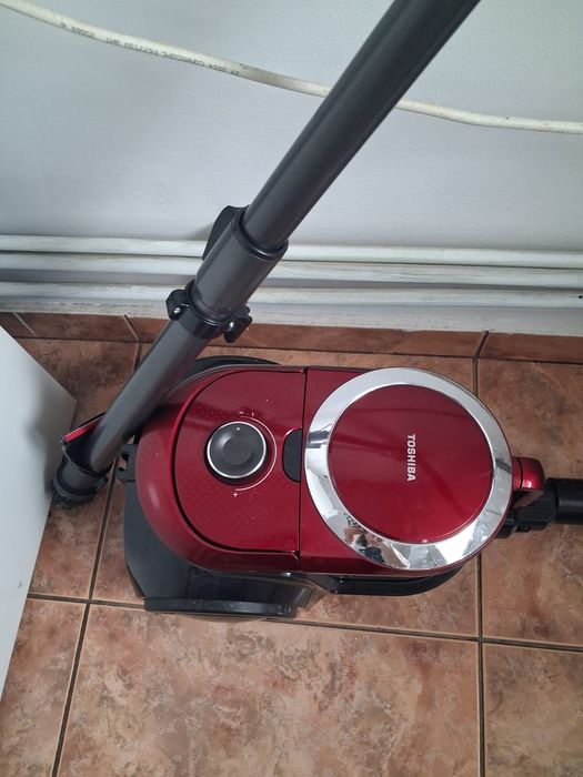 aspirator toshiba vcblo70c(r) cu canistra - 700 w