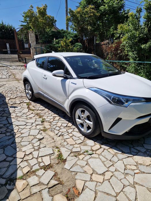 Toyota c-hr 1,8 hibrid 70000 km. anul 10/2018