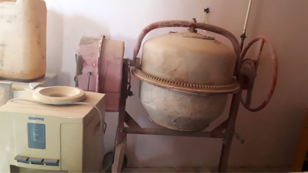 Продается Бетоносмеситель