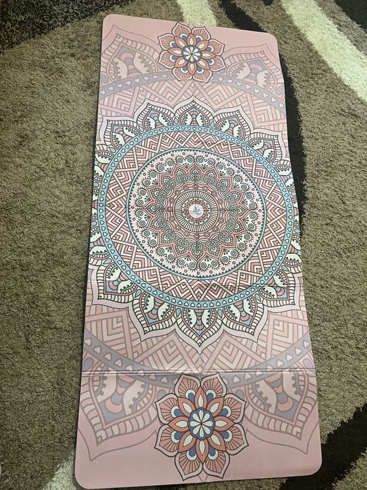 Постелка за йога