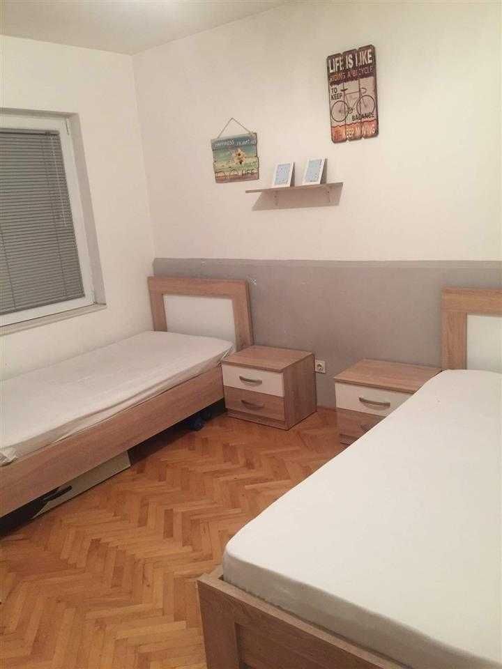 Тристаен имот в кв.Бъкстон