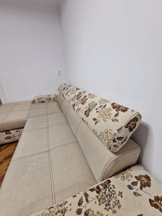 Colțar extensibil cu ladă pentru depozitare