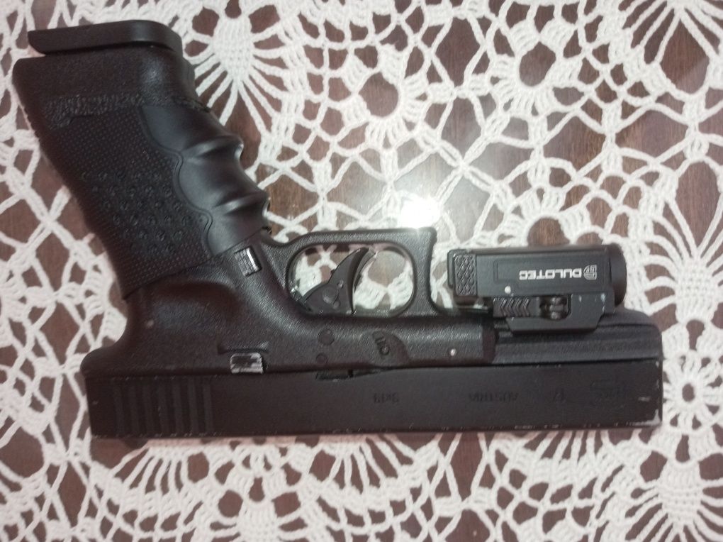 Airsoft CO2 2,3J с откат FAKEGUN