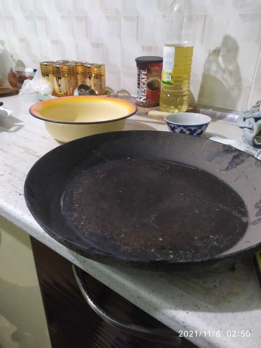 Сковороды продаются, две штуки
