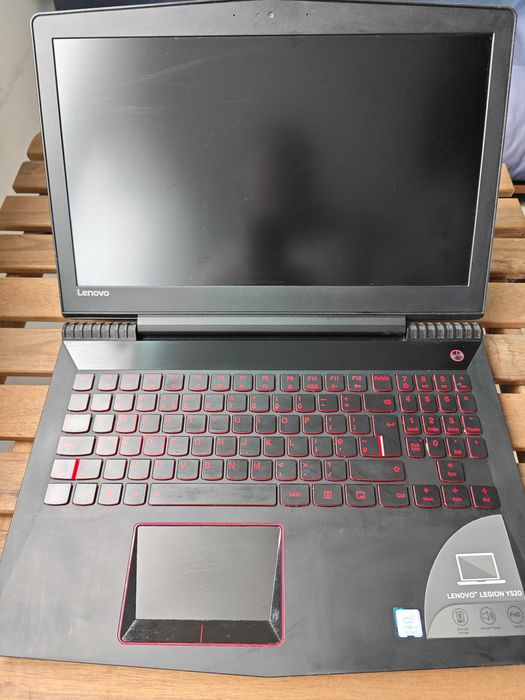 Лаптоп Lenovo Y520