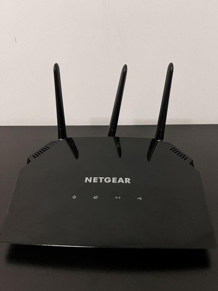 Router Netgear R6850