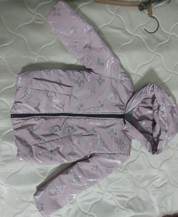 Куртка осенняя на девочку 3-4 года