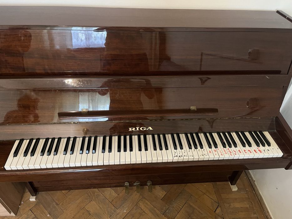 Vând Pianina Riga