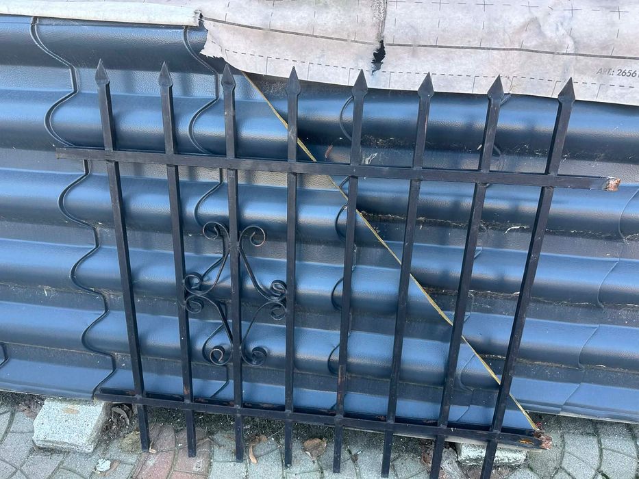 Желязна декорна ограда