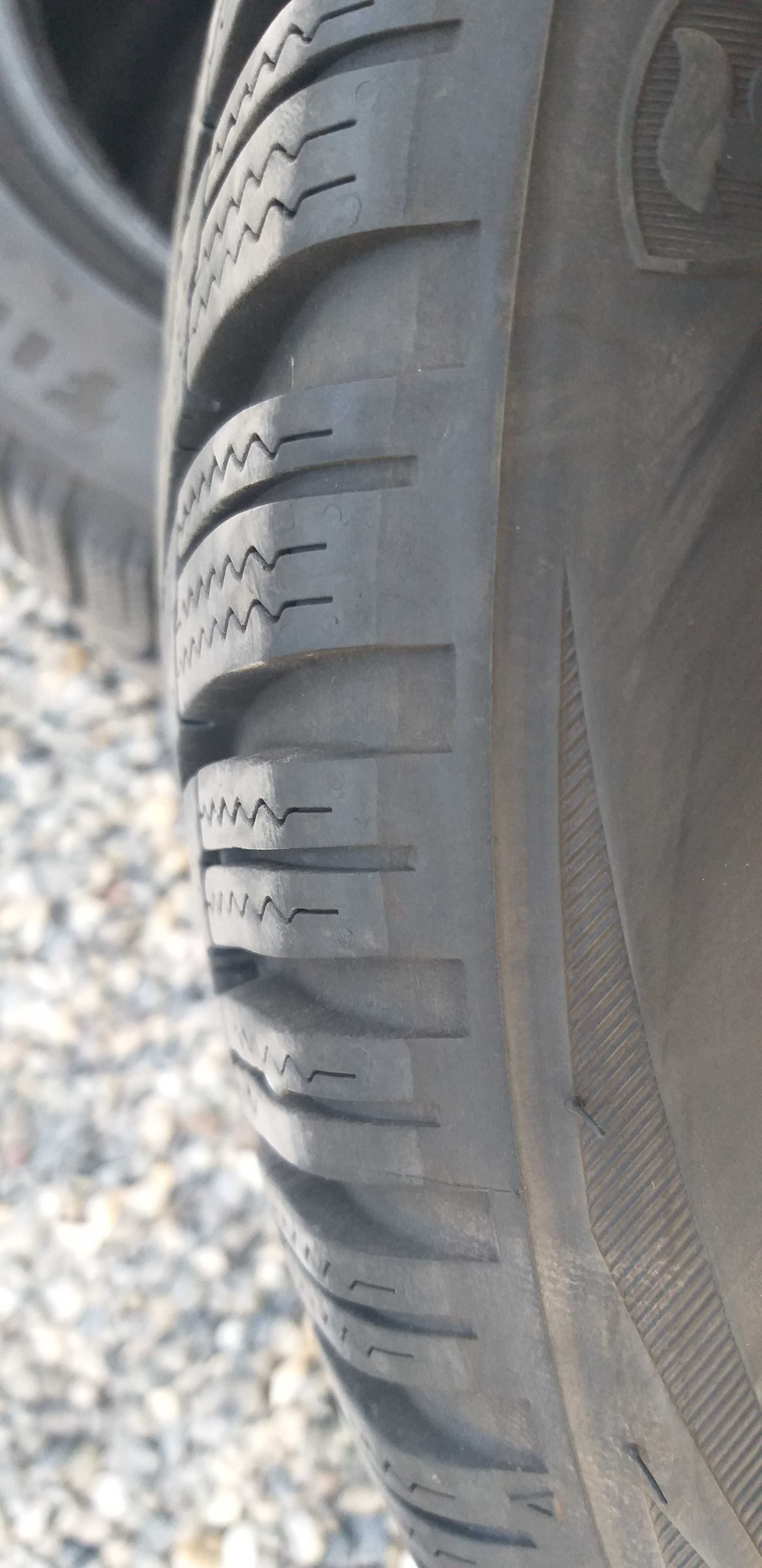 Anvelope iarna 235/45 R18