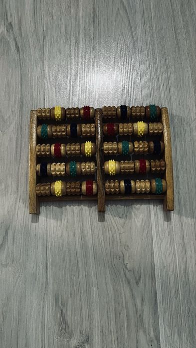 Деревянный массажёр для ног