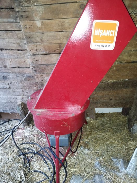 Машина за мелене на сено.