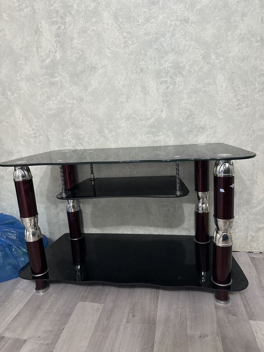 Срочно продам мебель журнальный столик