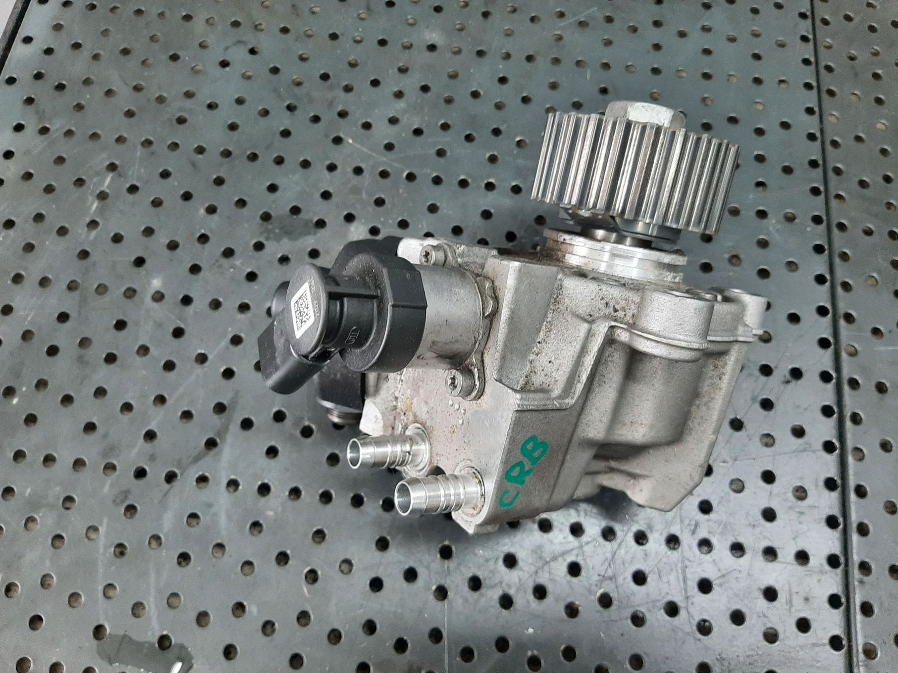 pompa inalta 1.6 tdi  2.0 tdi vw golf 7 audi q5 a5 8f a6 4g a4 b8 b9 seat leon 0445010537 04l130755d