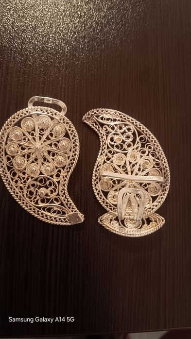 Сребарна стара ръчна брошка