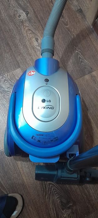 Продаётся пылесос LG