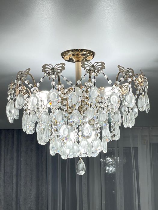 Продам люстру в хорошем состоянии