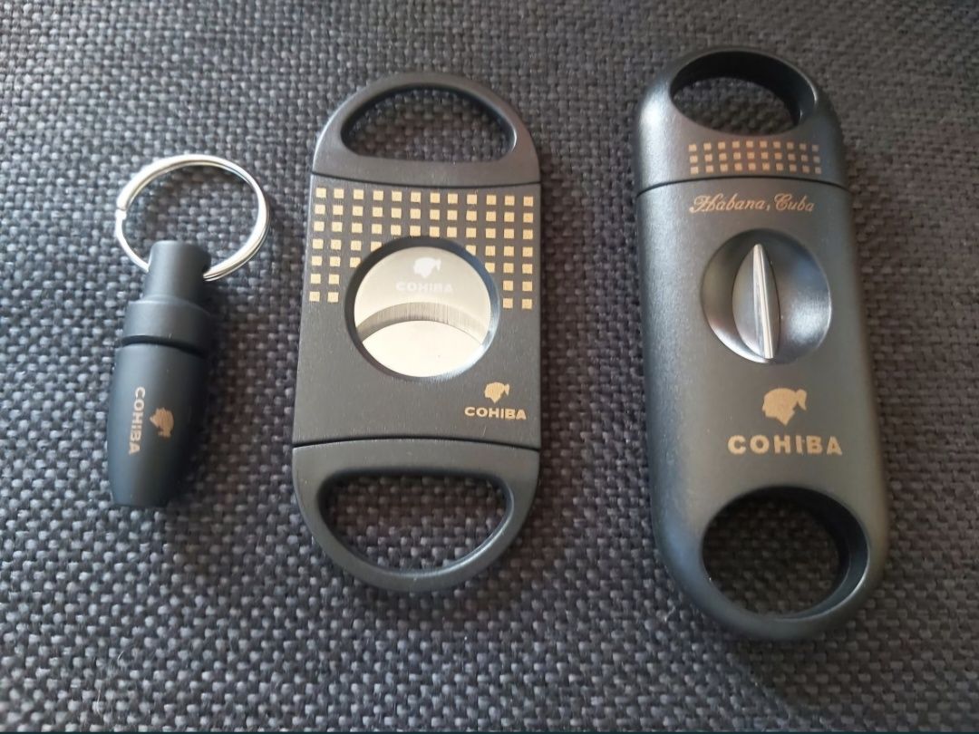 Подаръчен комплект за пури COHIBA,пепелник,резачка,ножичка и пънч