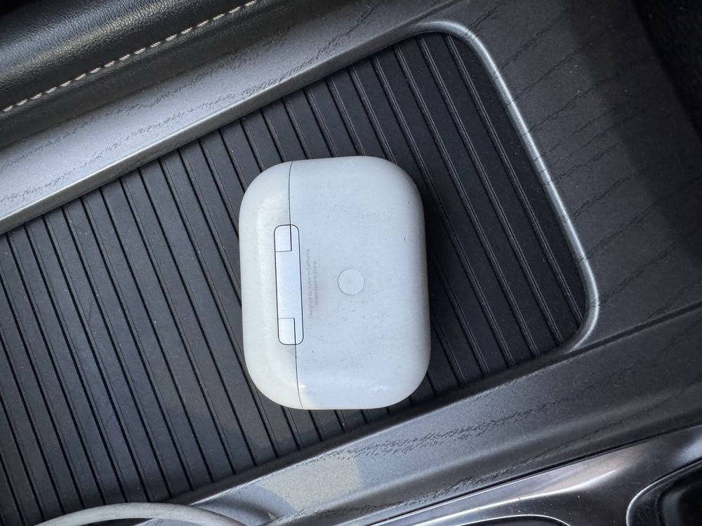 Продаю AirPod pro