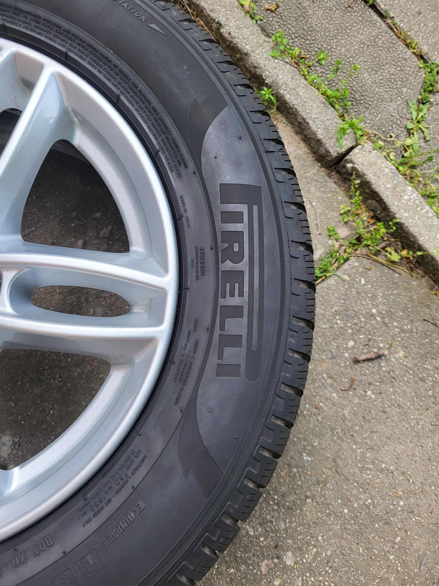 Джанти 16ки 5х114,3 със зимни гуми Pirelli Scorpion 215/65/16