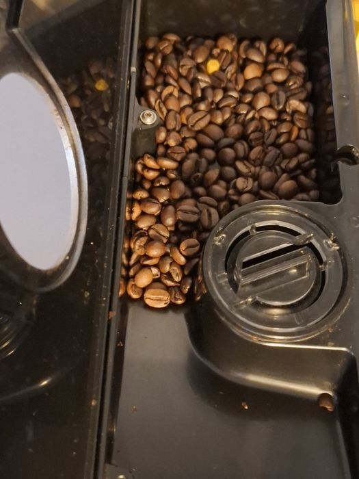 Vând aparat cafea Saeco minuto