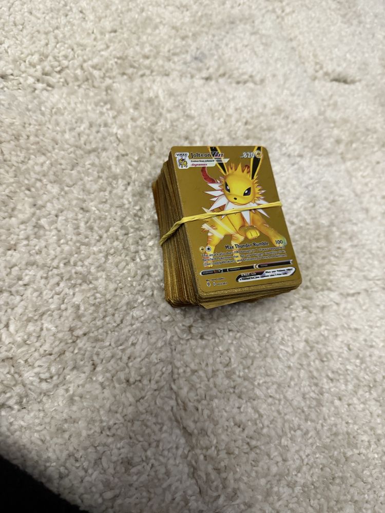 Album Cartonase Pokemon peste 600 buc10/10diferite modele Pret 399 lei