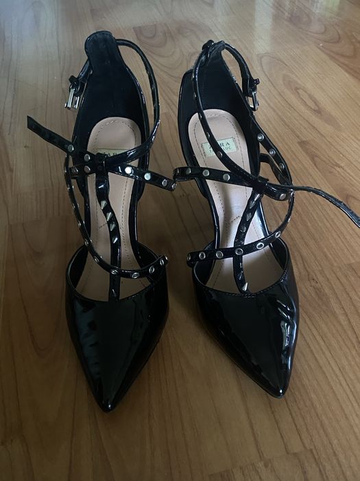 Pantofi eleganti cu tinte