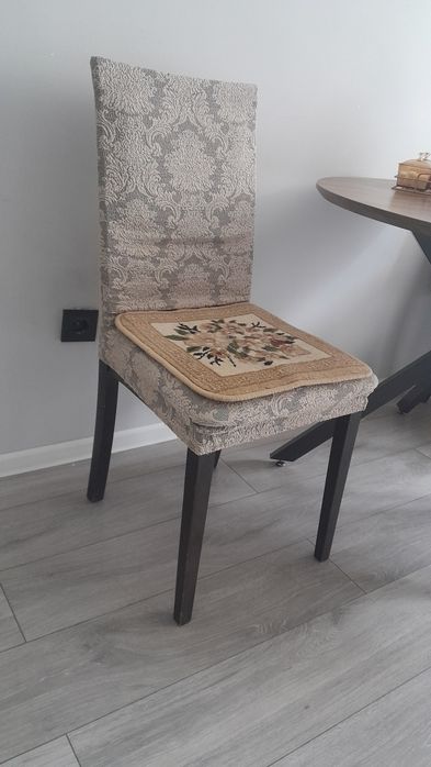 Продам 4 стула на кухню