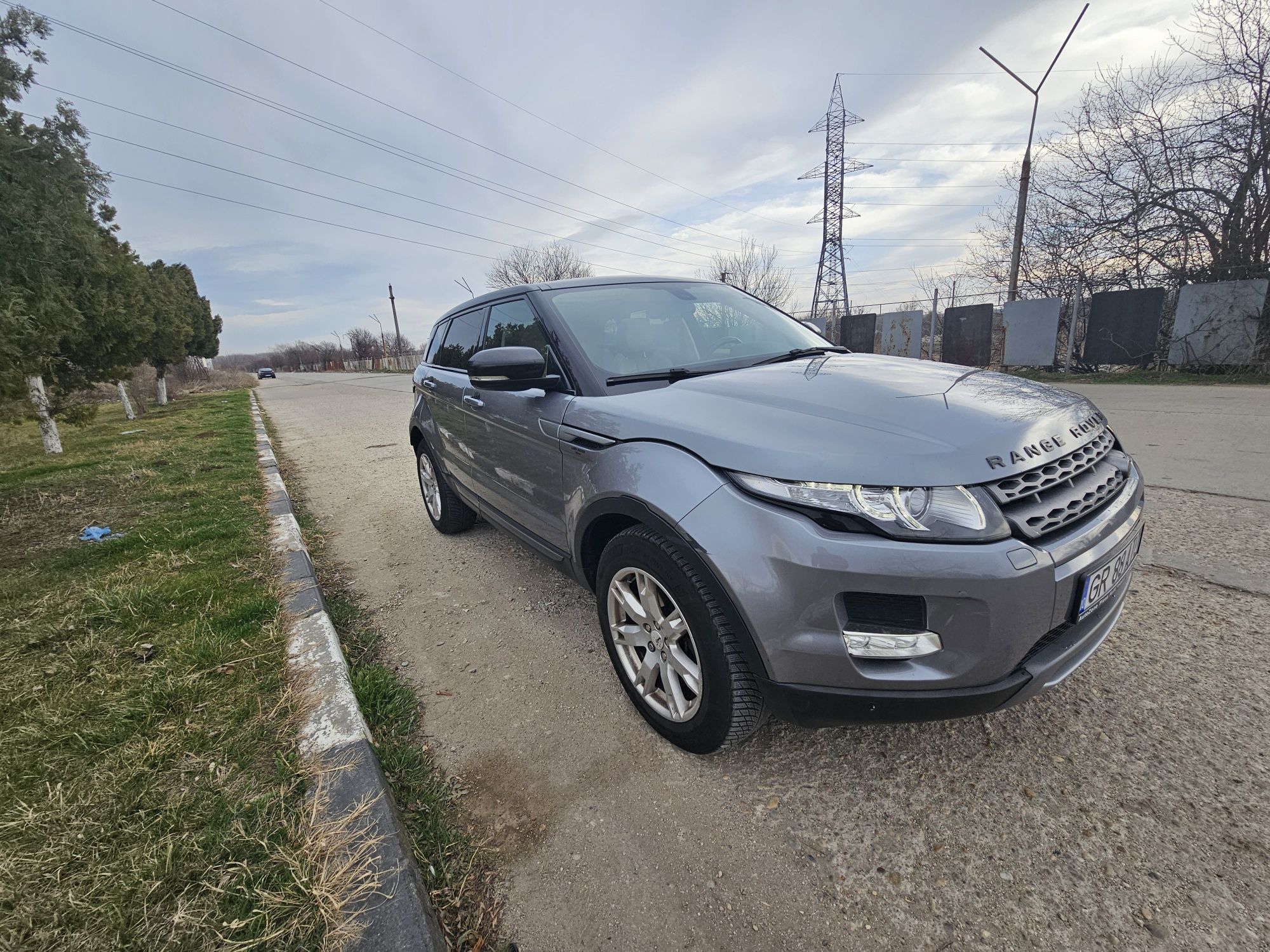 Range Rover Evoque 4x4 2013.10 Diesel
Motor 2.2 Diesel 190 CP
An 2012.