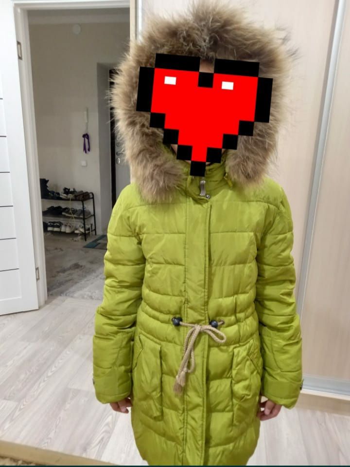 продам новый  зимний куртку для девочек