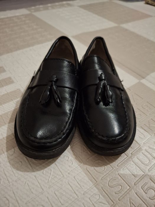 Продаю  за 7000 десятке лоферы кожные почти новые