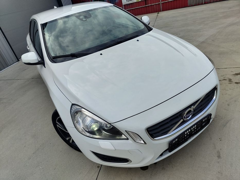 Volvo V60 D3 2.0 Diesel 5 pistoane