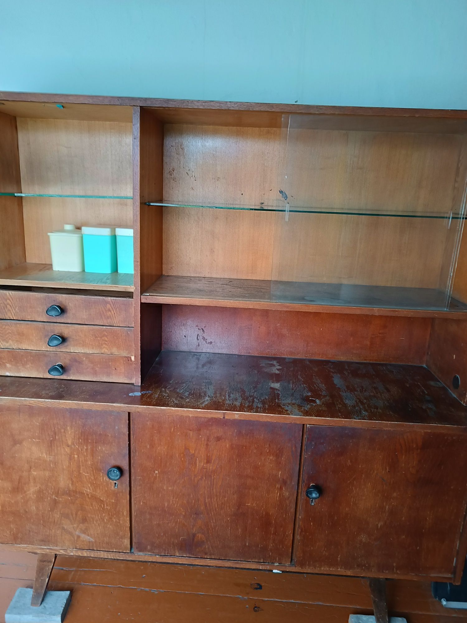 Продам советский сервант