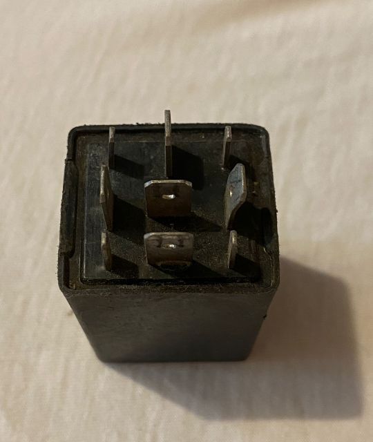 Releu 1138.90 61 01 00 / 113890 610100 Audi   seria