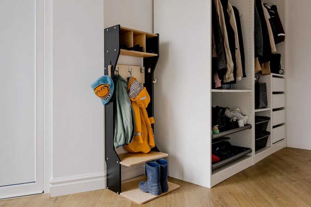 Детски шкаф-закачалка за дрехи