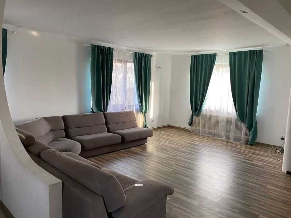 Casă spațioasă cu 4 camere